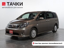 Toyota ISis 2011 в автосалоне Тачки Улан-Удэ