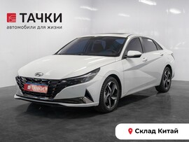 Hyundai Elantra 2023 в автосалоне Тачки Китай