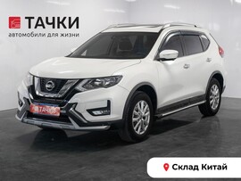 Nissan X-Trail 2021 в автосалоне Тачки Китай