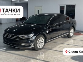 Volkswagen Magotan 2022 в автосалоне Тачки Китай