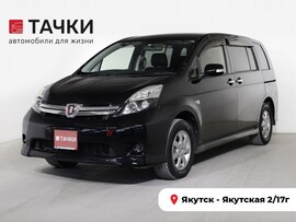 Toyota Isis 2012 в автосалоне Тачки Якутск
