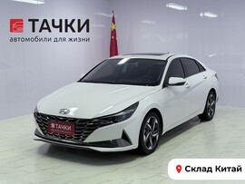Hyundai Elantra 2023 в автосалоне Тачки Китай
