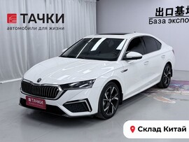 Skoda Octavia 2022 в автосалоне Тачки Китай