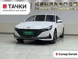 Hyundai Elantra 2022 в автосалоне Тачки Китай