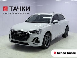 Audi Q3 2022 в автосалоне Тачки Китай