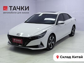 Hyundai Elantra 2023 в автосалоне Тачки Китай