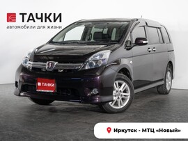 Toyota Isis 2013 в автосалоне Тачки Иркутск