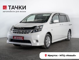 Toyota Isis 2010 в автосалоне Тачки Иркутск