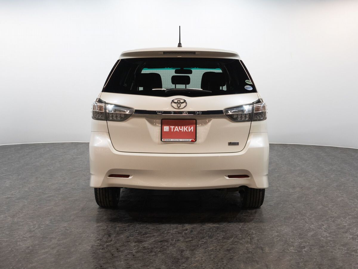Toyota Wish 2013 - фото автомобиля