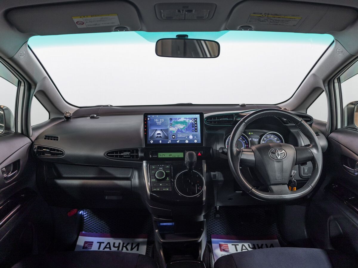 Toyota Wish 2013 - фото автомобиля