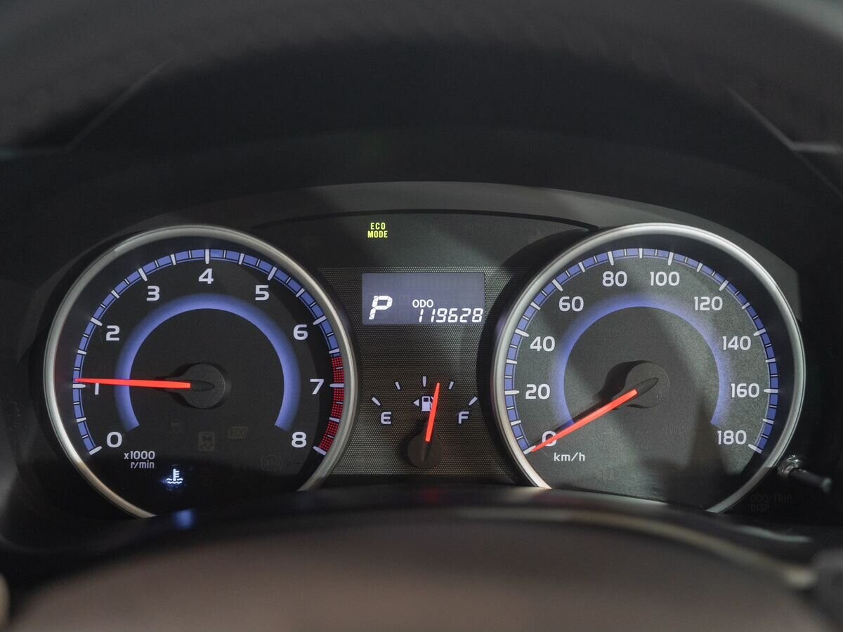 Toyota Wish 2013 - фото автомобиля