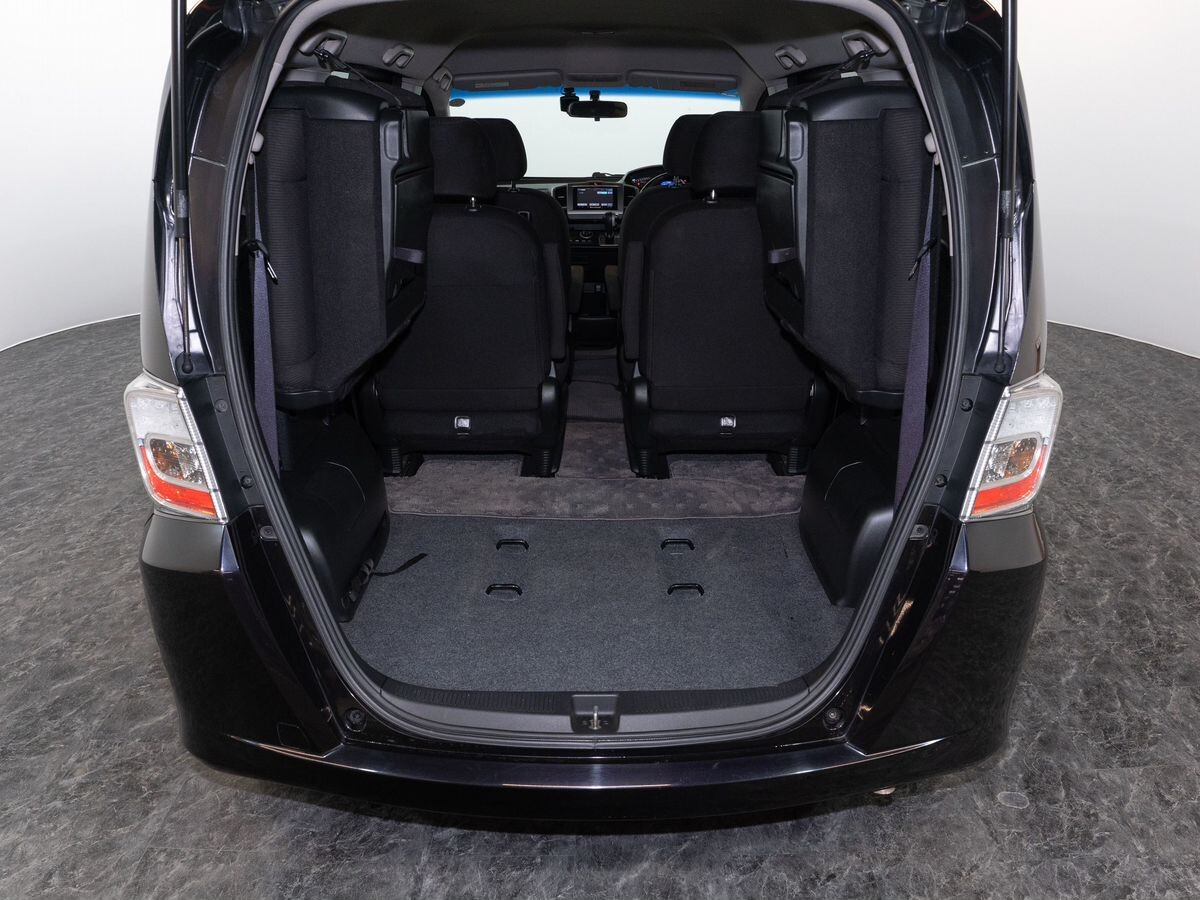 Honda Freed 2012 - фото автомобиля