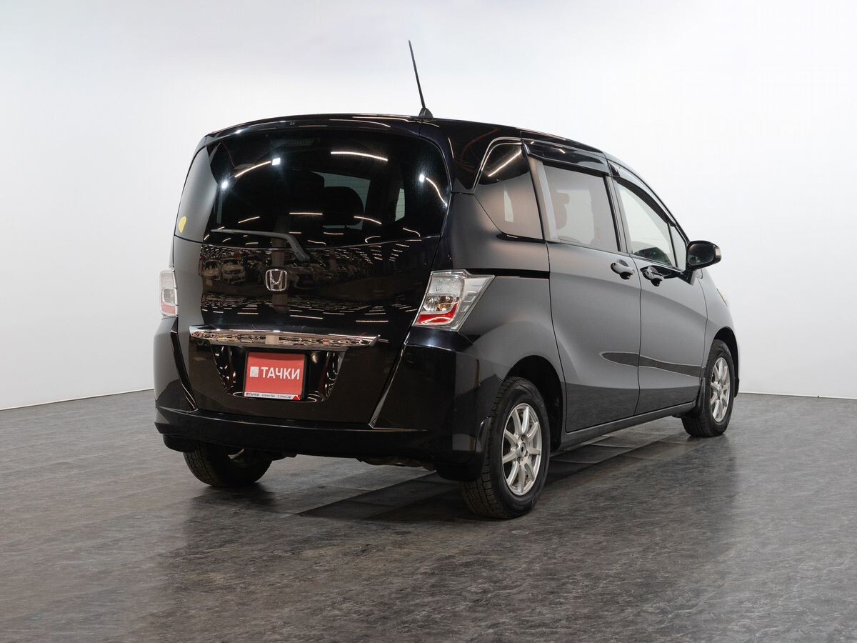 Honda Freed 2012 - фото автомобиля