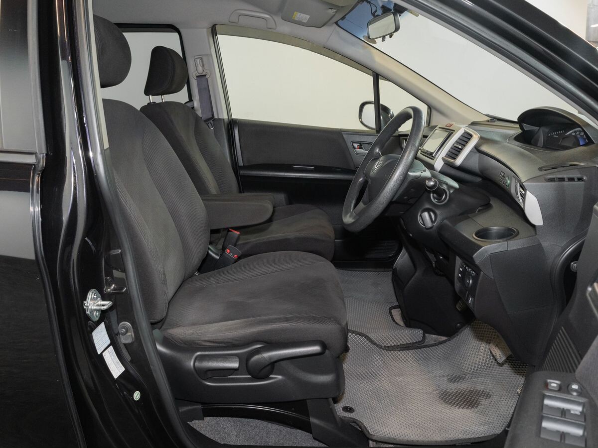 Honda Freed 2012 - фото автомобиля