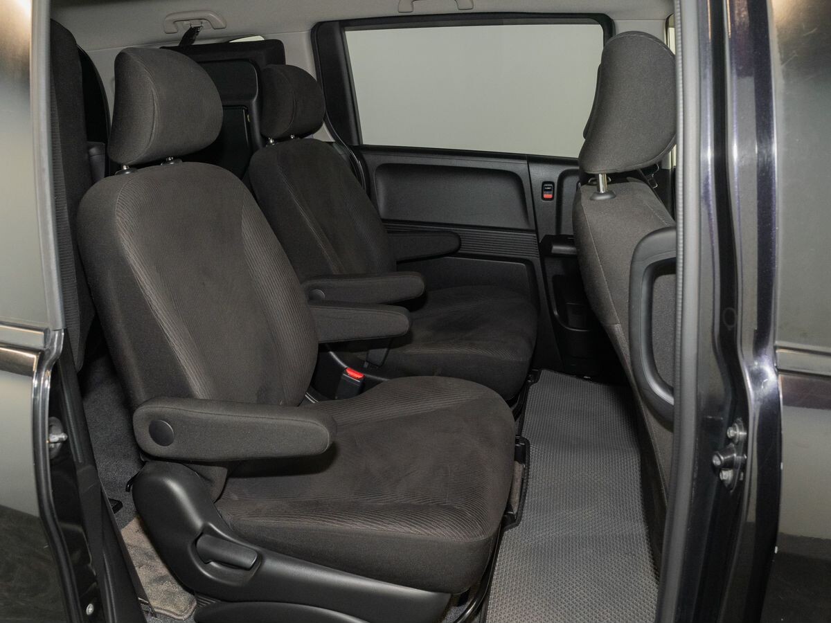 Honda Freed 2012 - фото автомобиля