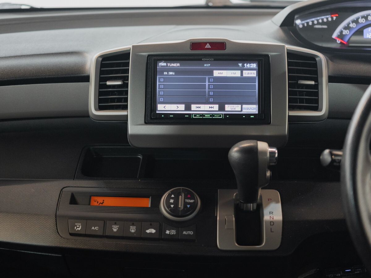Honda Freed 2012 - фото автомобиля