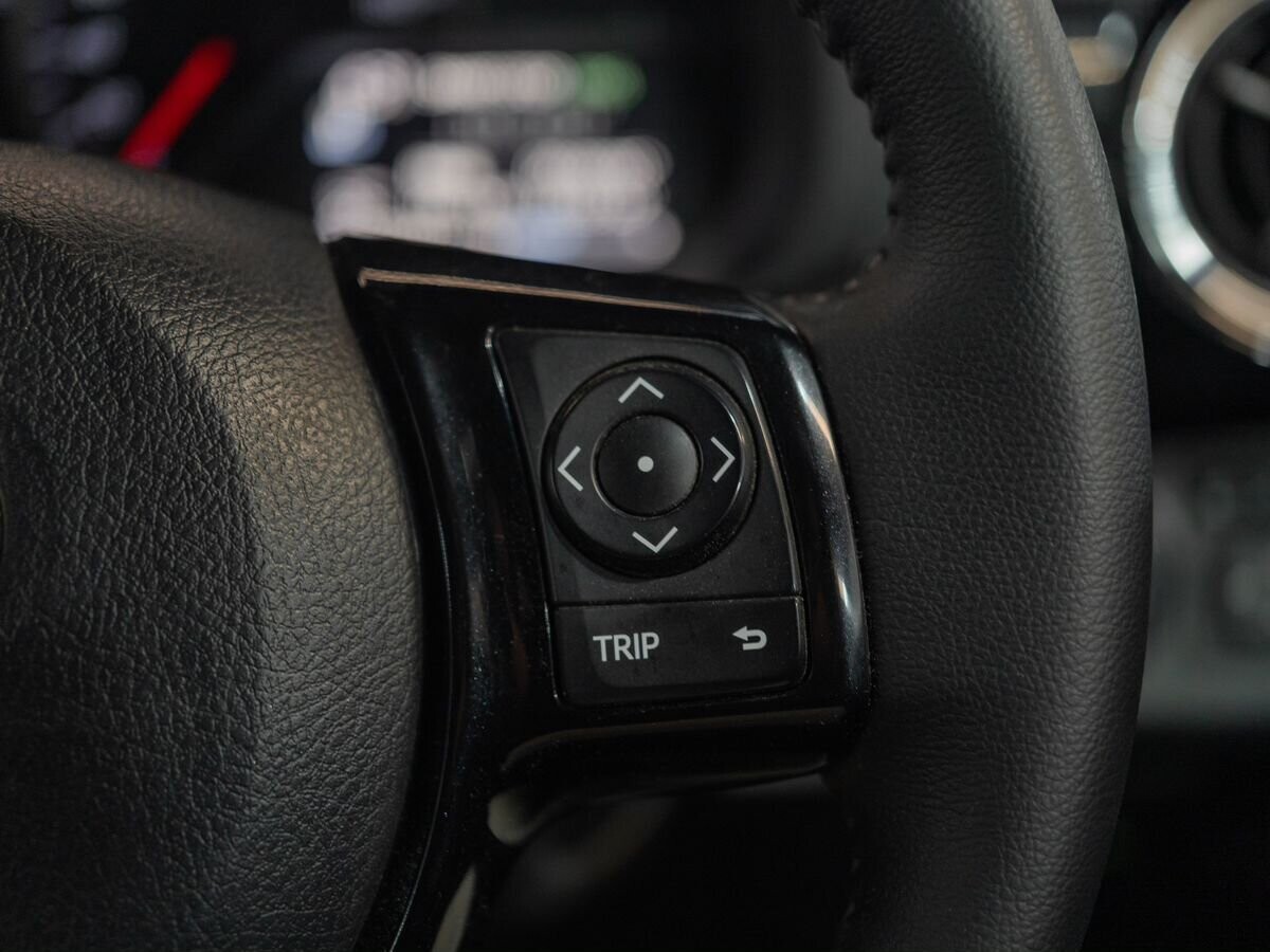 Toyota Vitz 2017 - фото автомобиля