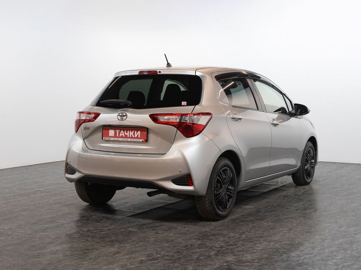 Toyota Vitz 2017 - фото автомобиля