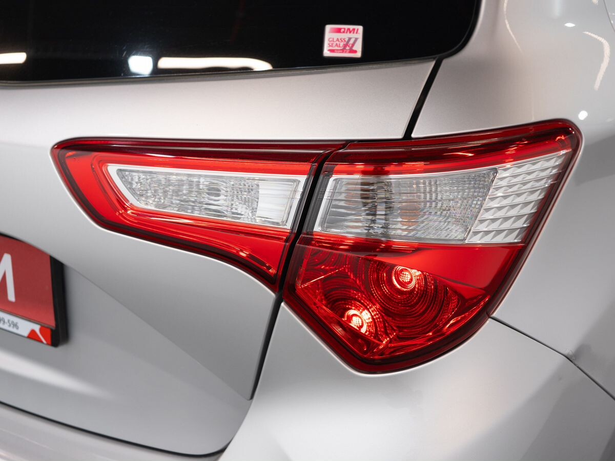Toyota Vitz 2017 - фото автомобиля