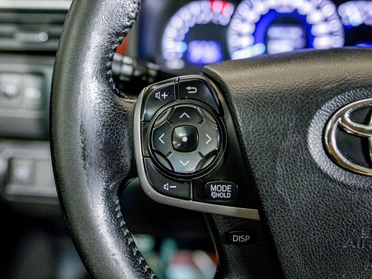 Toyota Camry 2011 - фото автомобиля