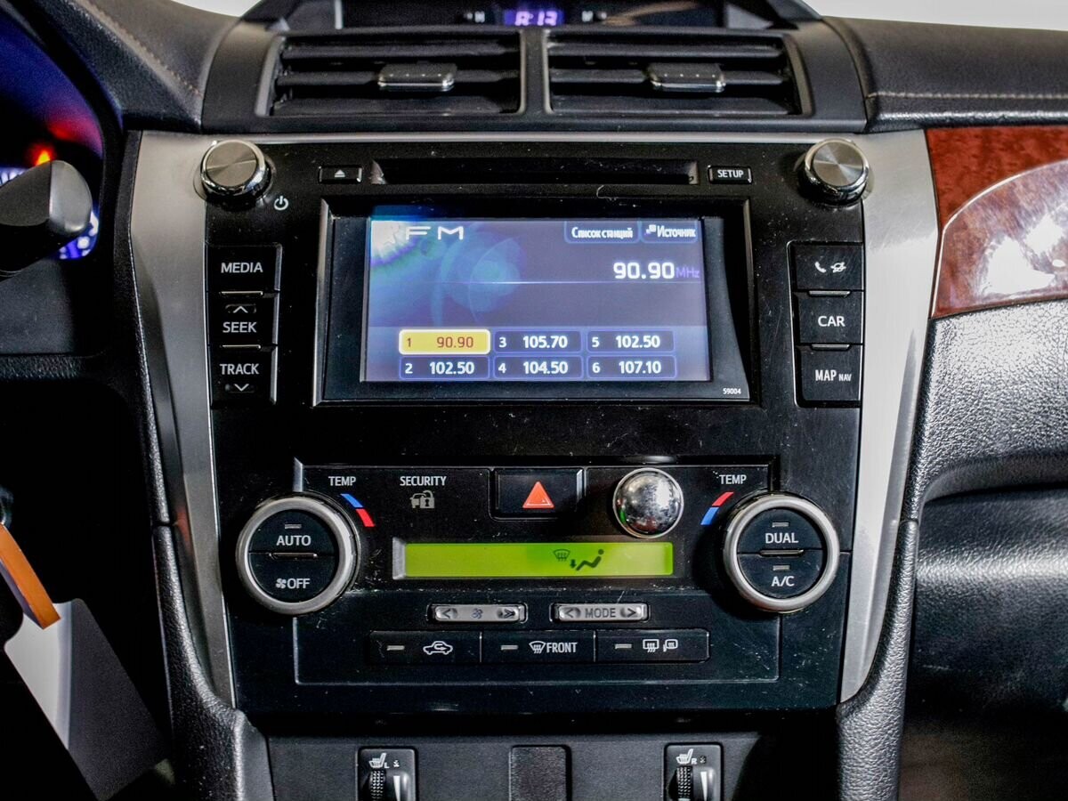 Toyota Camry 2011 - фото автомобиля