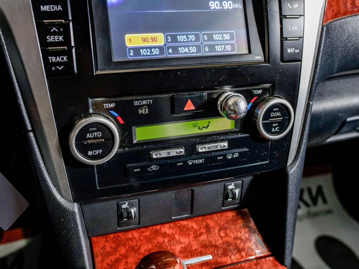 Toyota Camry 2011 - фото автомобиля