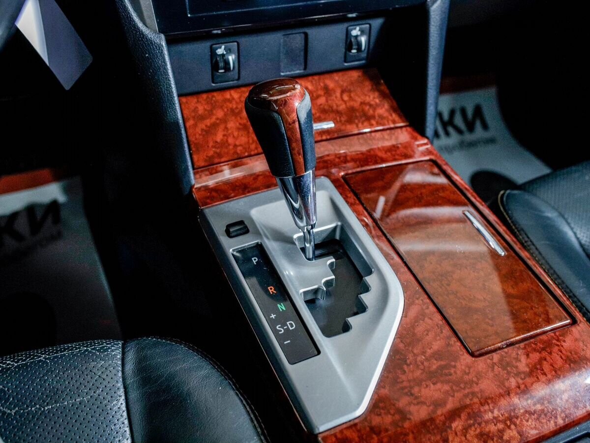 Toyota Camry 2011 - фото автомобиля