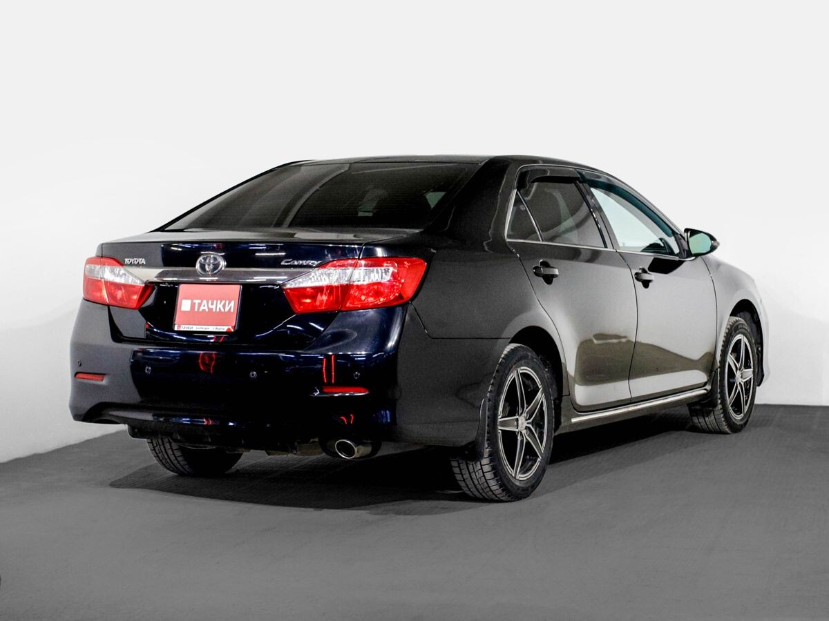 Toyota Camry 2011 - фото автомобиля