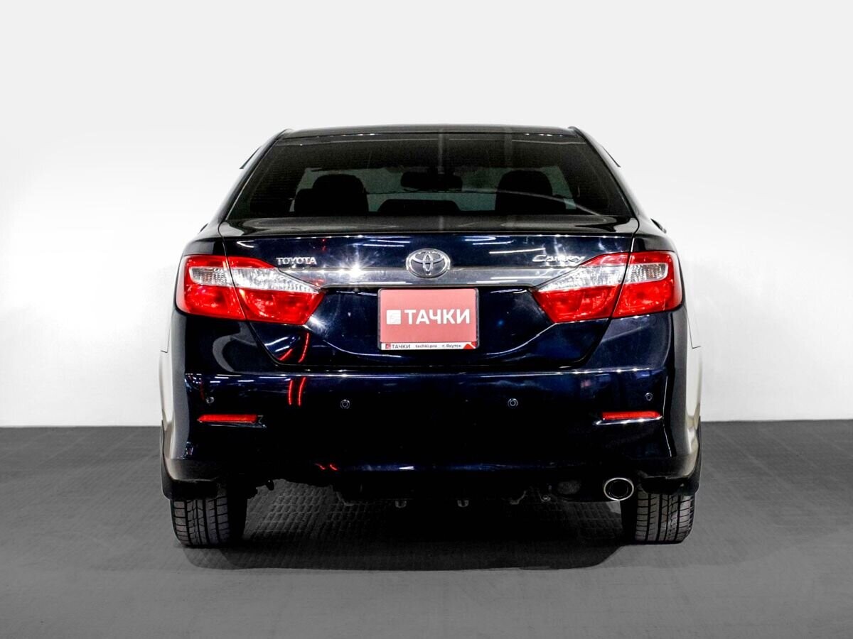 Toyota Camry 2011 - фото автомобиля