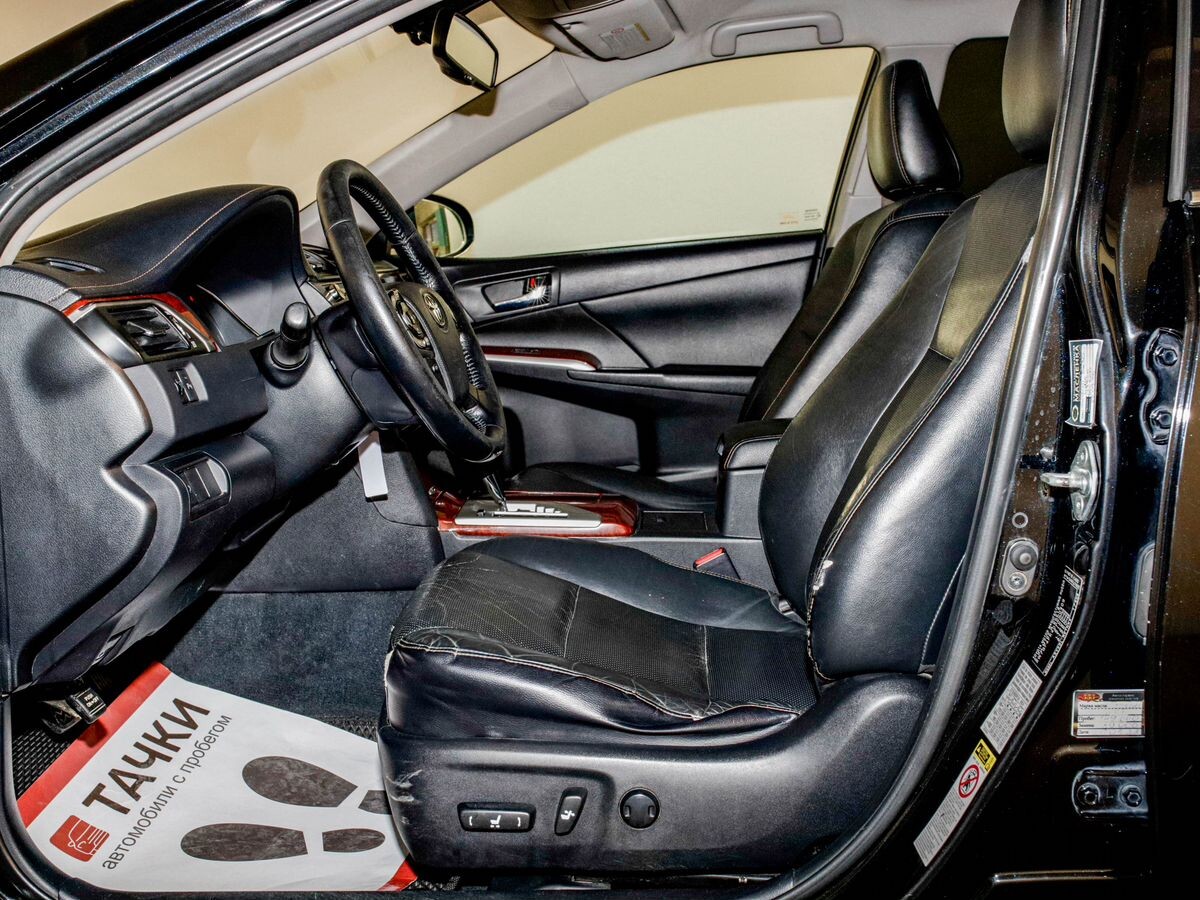 Toyota Camry 2011 - фото автомобиля
