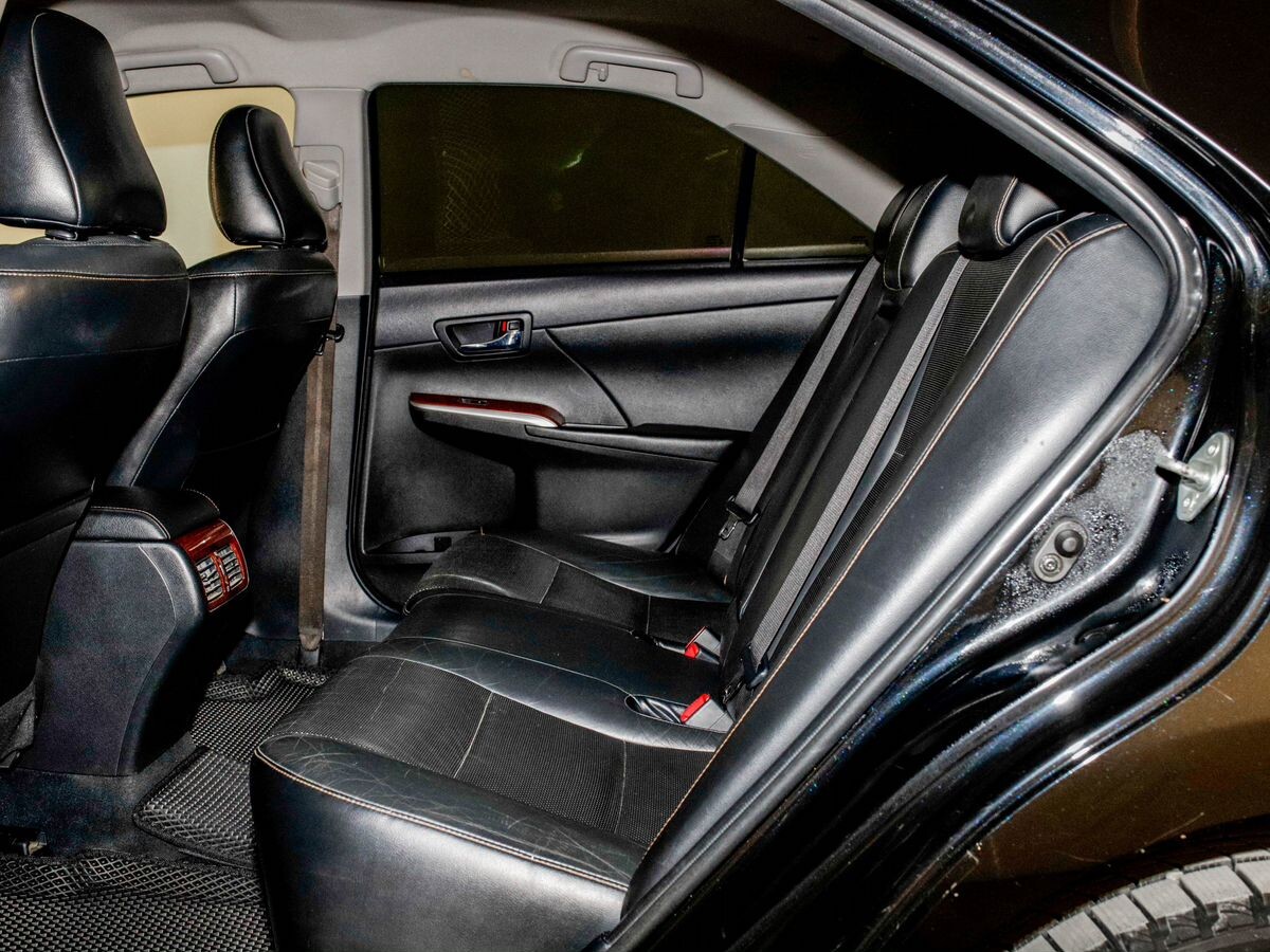 Toyota Camry 2011 - фото автомобиля