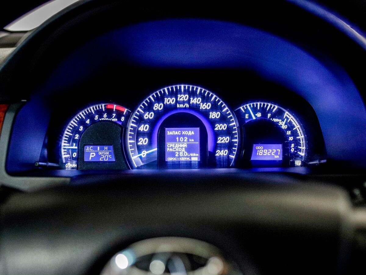 Toyota Camry 2011 - фото автомобиля