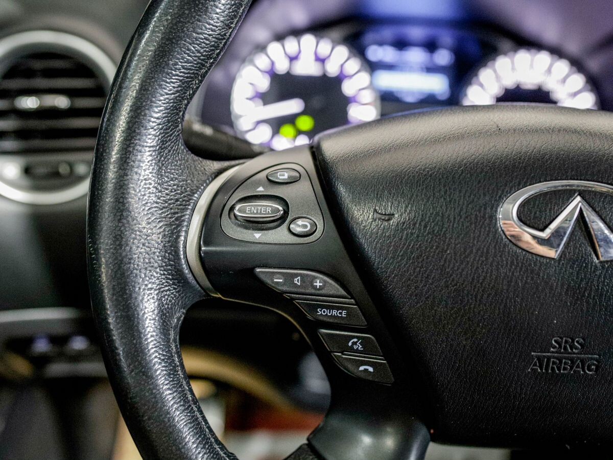Infiniti JX35 2013 - фото автомобиля