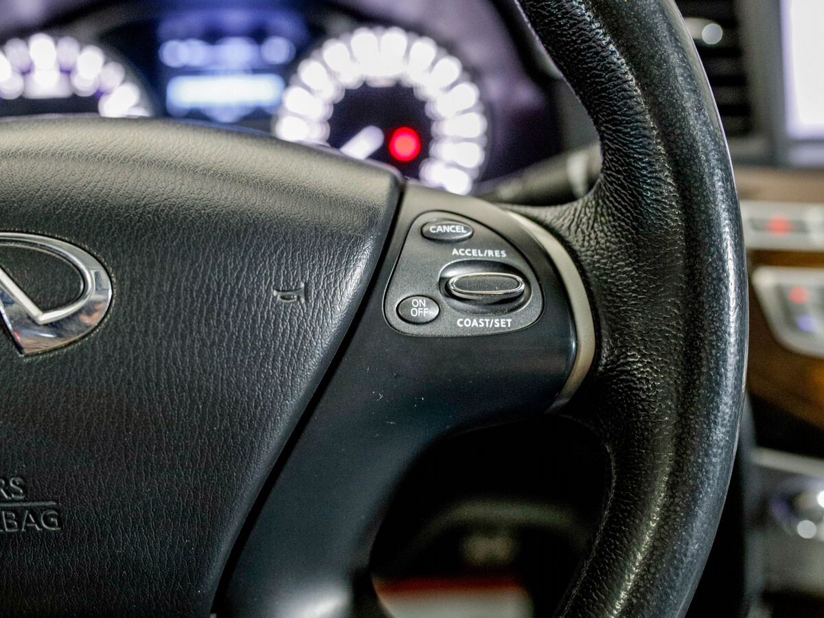 Infiniti JX35 2013 - фото автомобиля