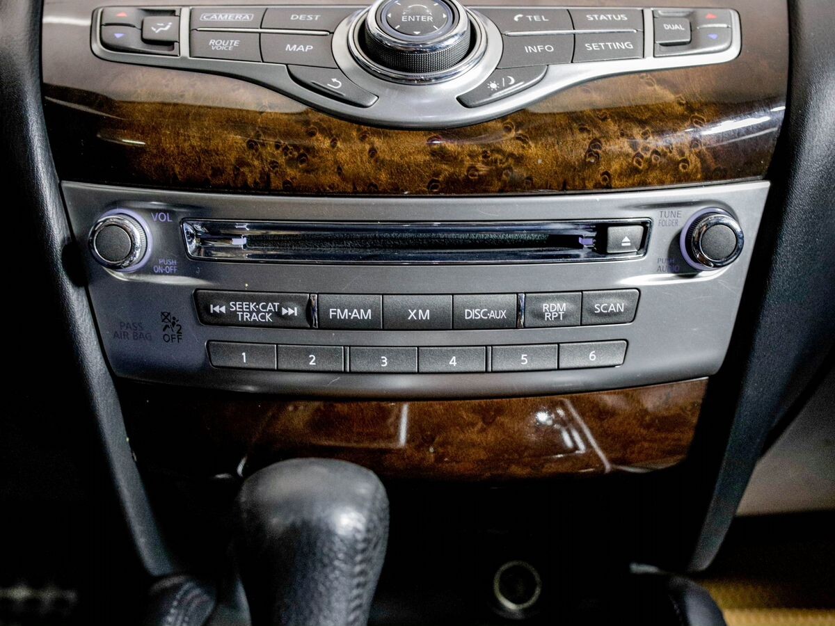 Infiniti JX35 2013 - фото автомобиля