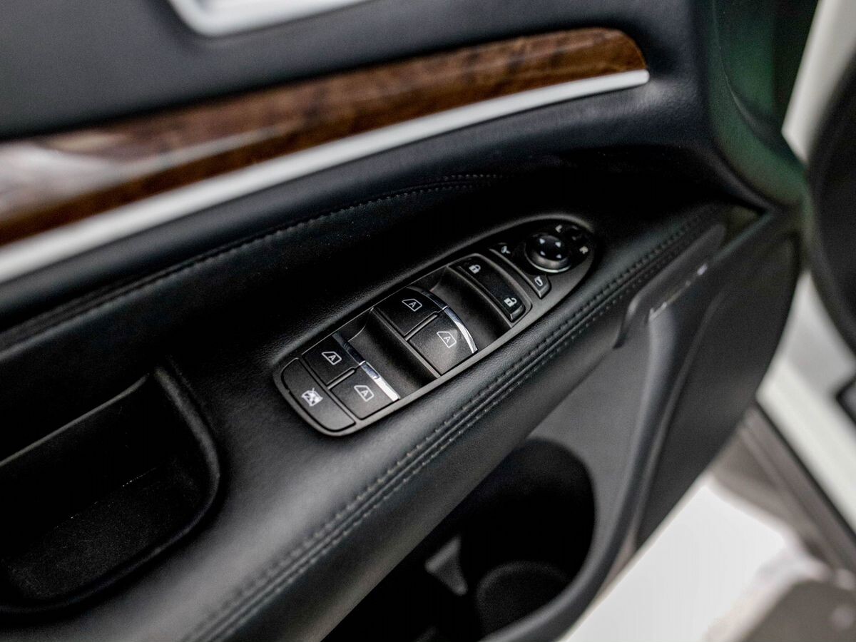 Infiniti JX35 2013 - фото автомобиля