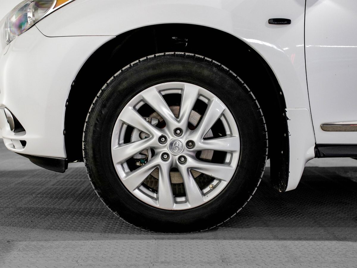 Infiniti JX35 2013 - фото автомобиля
