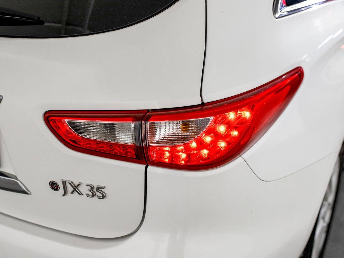 Infiniti JX35 2013 - фото автомобиля