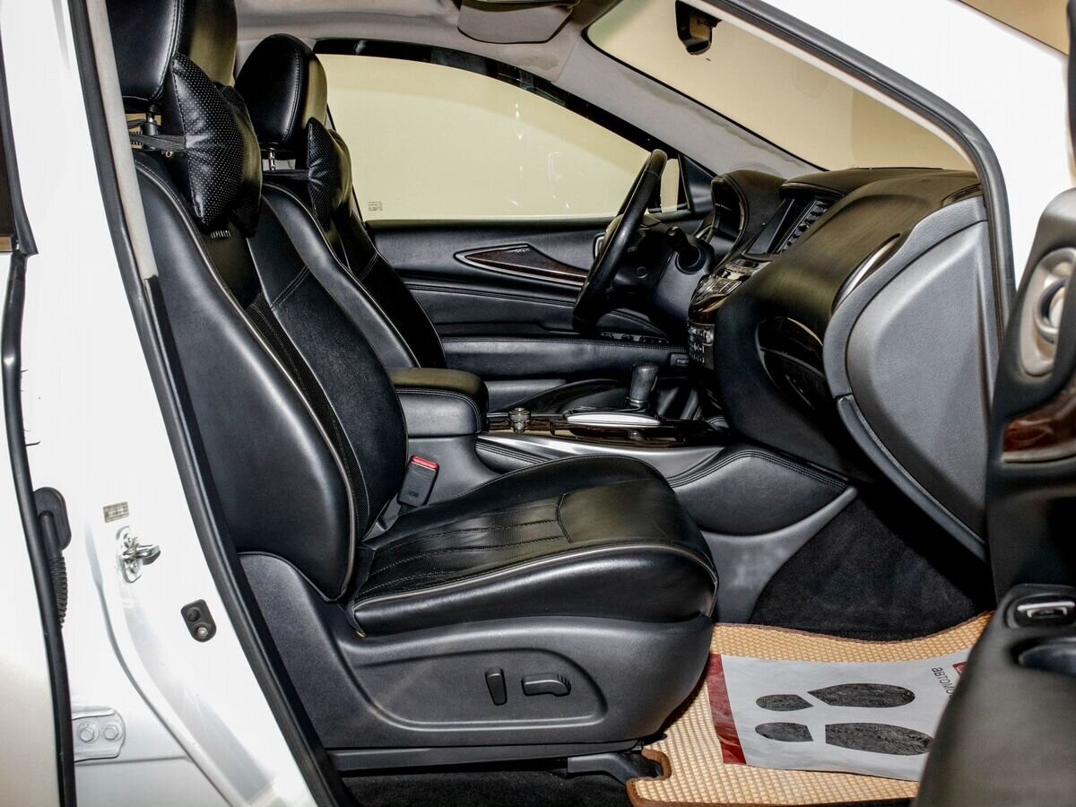 Infiniti JX35 2013 - фото автомобиля