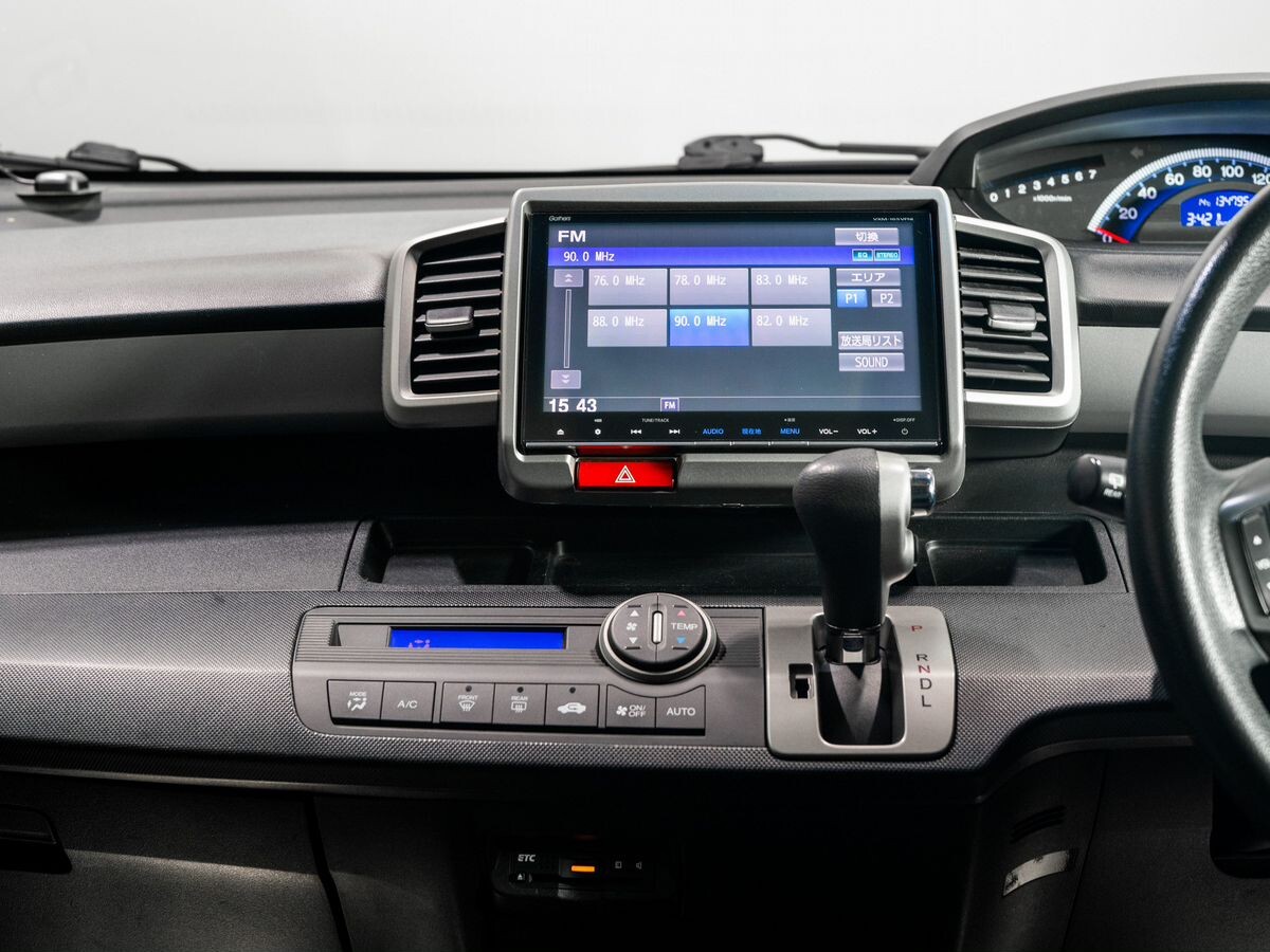Honda Freed 2015 - фото автомобиля