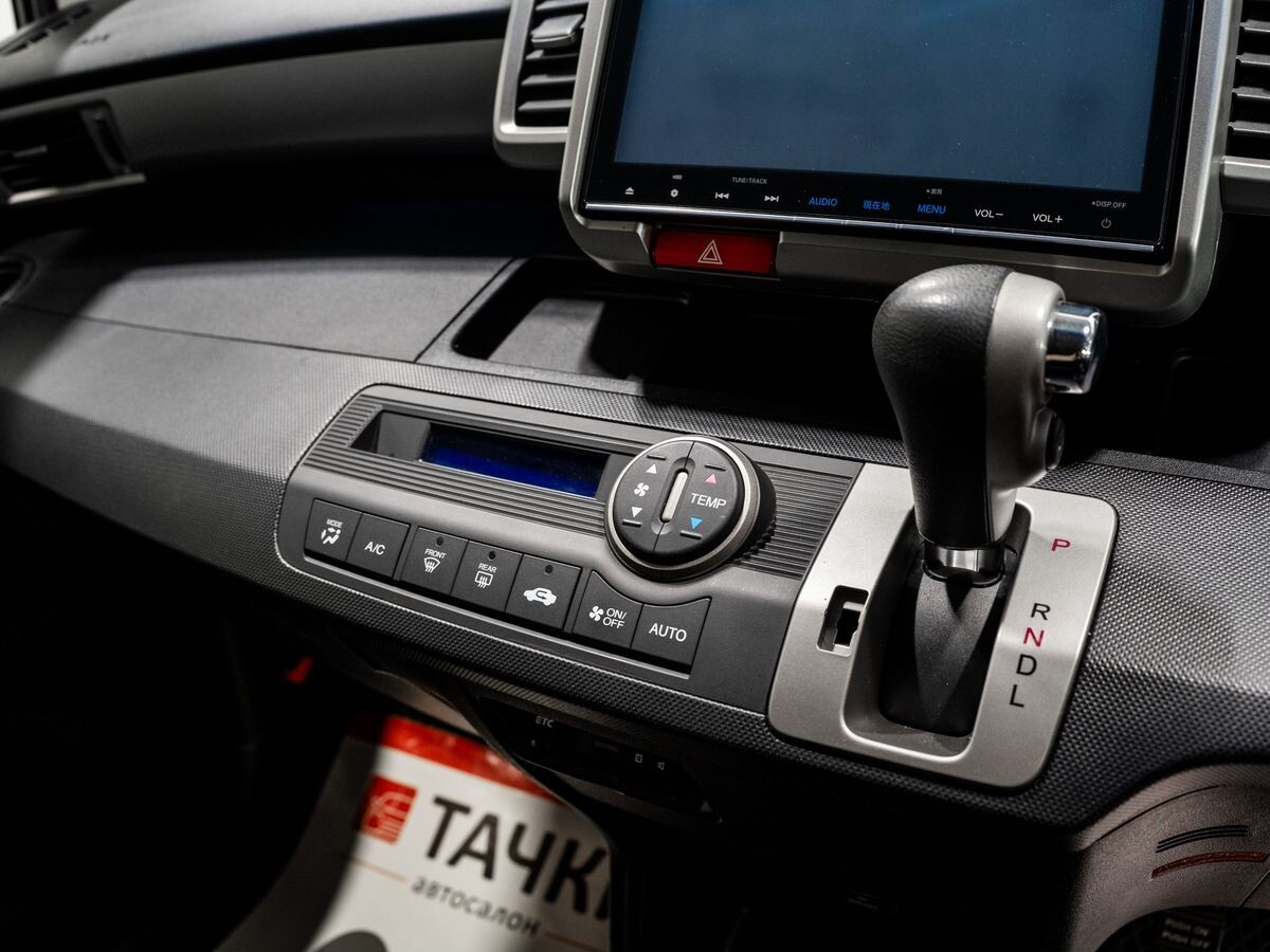 Honda Freed 2015 - фото автомобиля