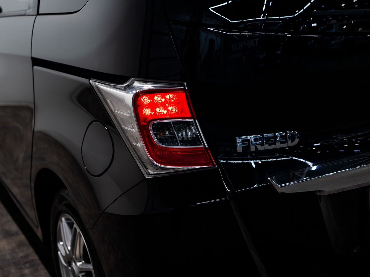 Honda Freed 2015 - фото автомобиля
