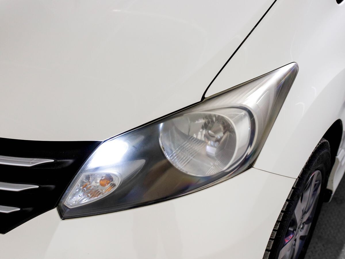 Honda Freed 2011 - фото автомобиля
