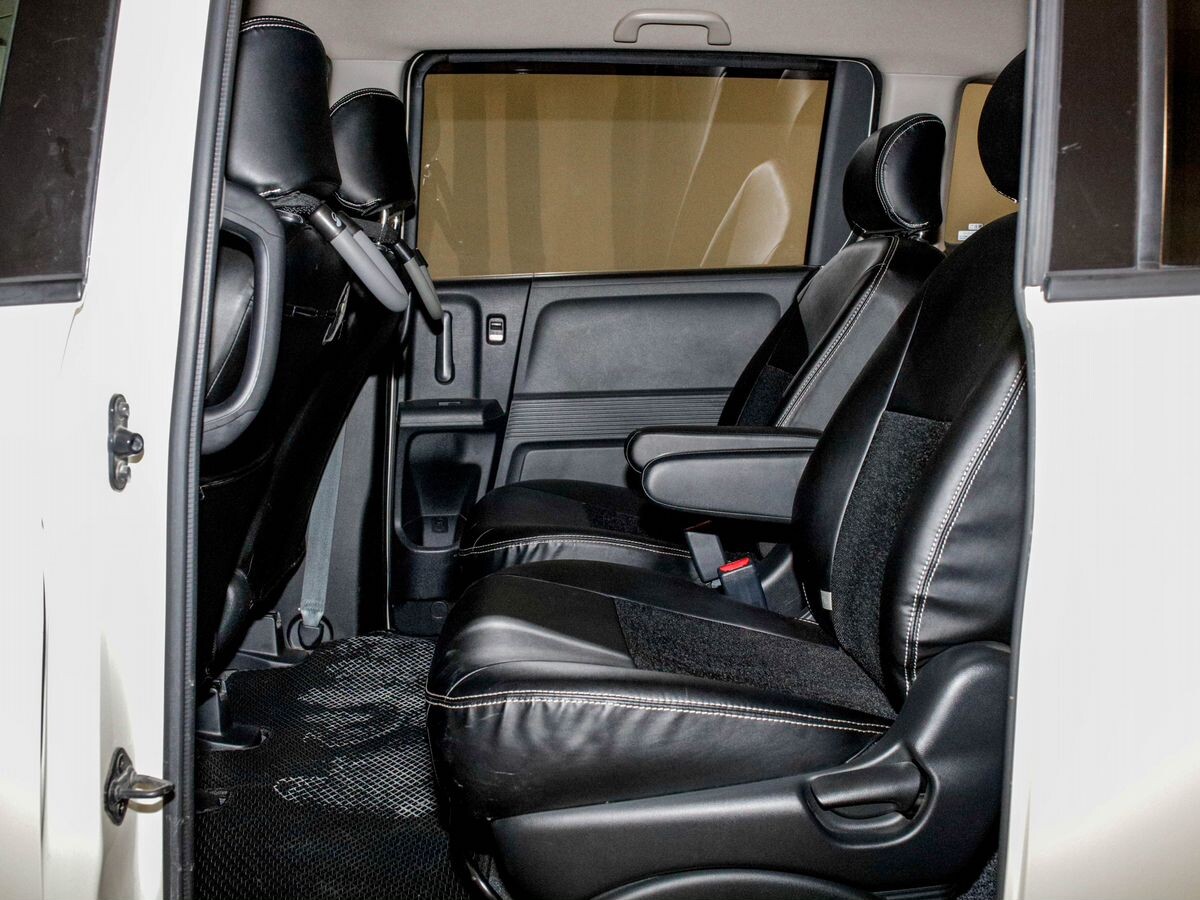 Honda Freed 2011 - фото автомобиля