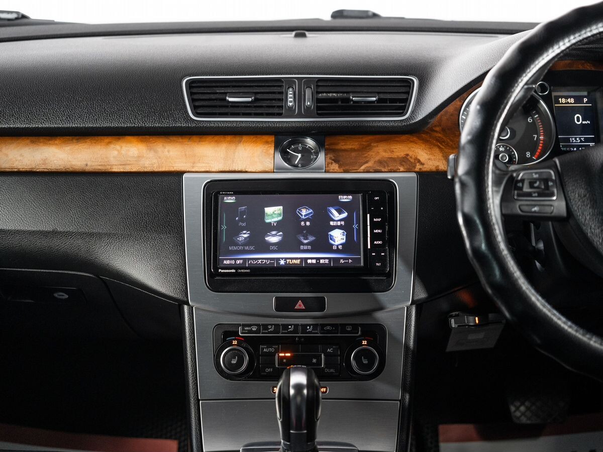 Volkswagen Passat 2011 - фото автомобиля