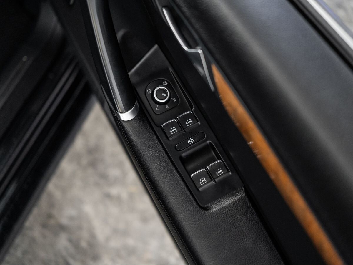 Volkswagen Passat 2011 - фото автомобиля