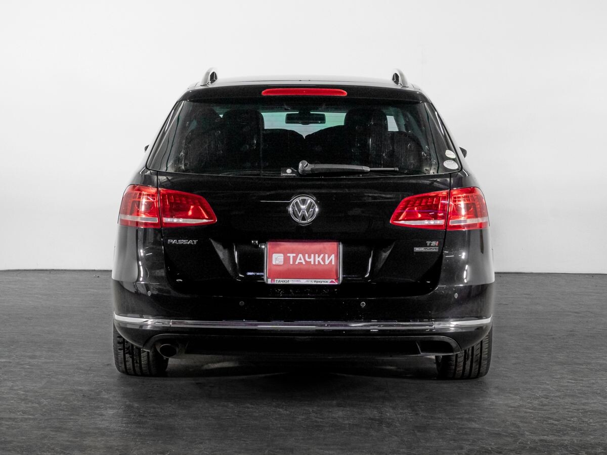 Volkswagen Passat 2011 - фото автомобиля