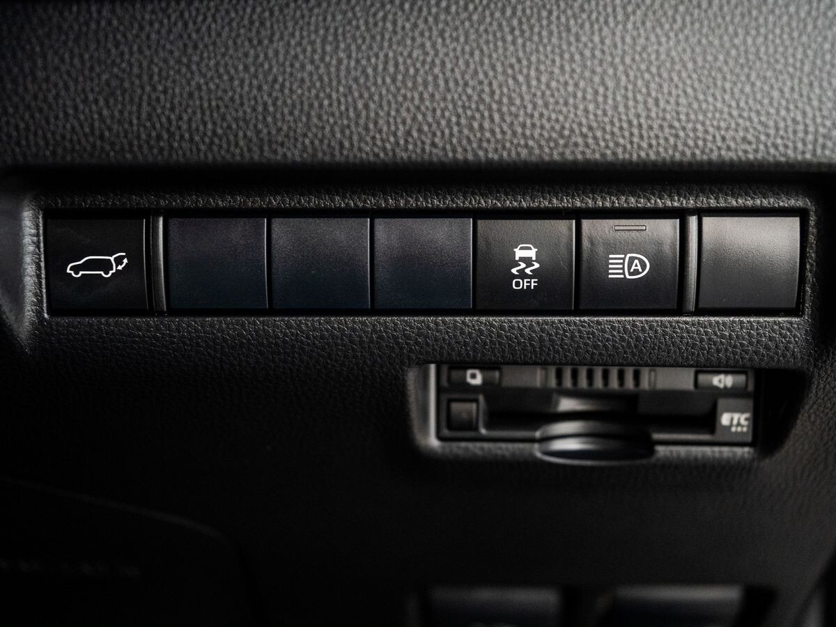 Toyota Harrier 2020 - фото автомобиля