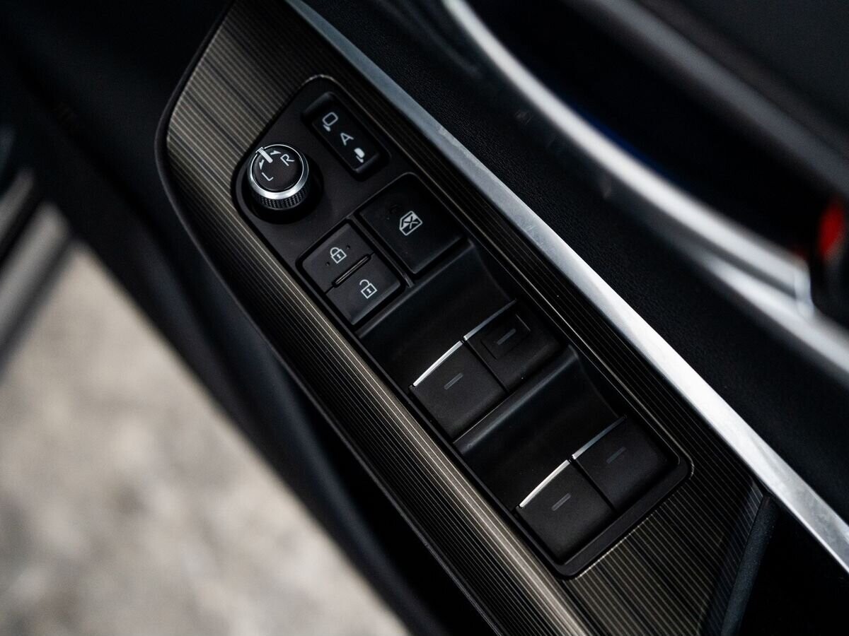 Toyota Harrier 2020 - фото автомобиля