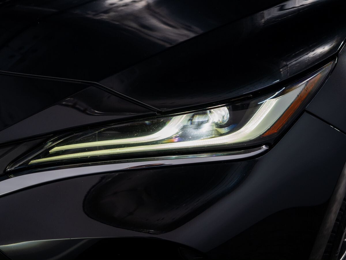 Toyota Harrier 2020 - фото автомобиля